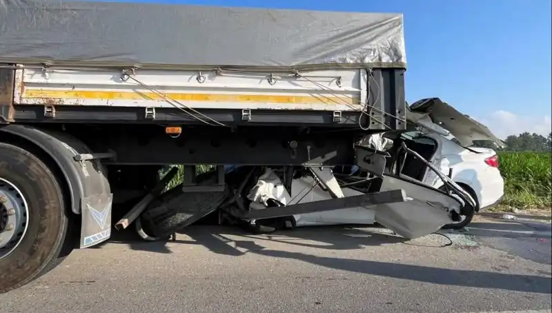 Sakarya'da Feci Kaza: Bir Hayat Son Buldu, Detaylar Şok Edici!