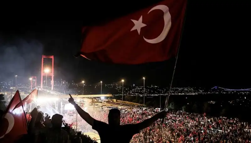 15 Temmuz'un Anısına "En Uzun Gece" Tiyatrosu Külliye'de Sahne Alıyor