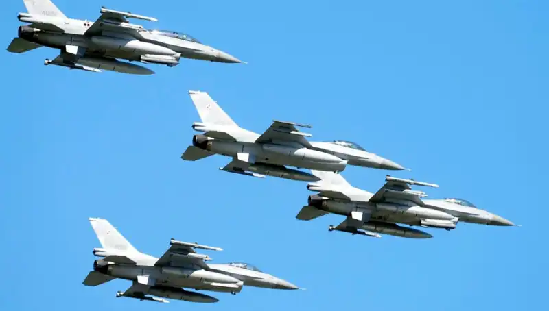 ABD, Ukraynalı Pilotları F-16 Uçakları İçin Eğitecek