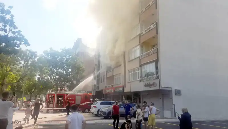 Yangın Faciasında Gözlerini Alevlerle Açan Gençler Hastaneye Kaldırıldı