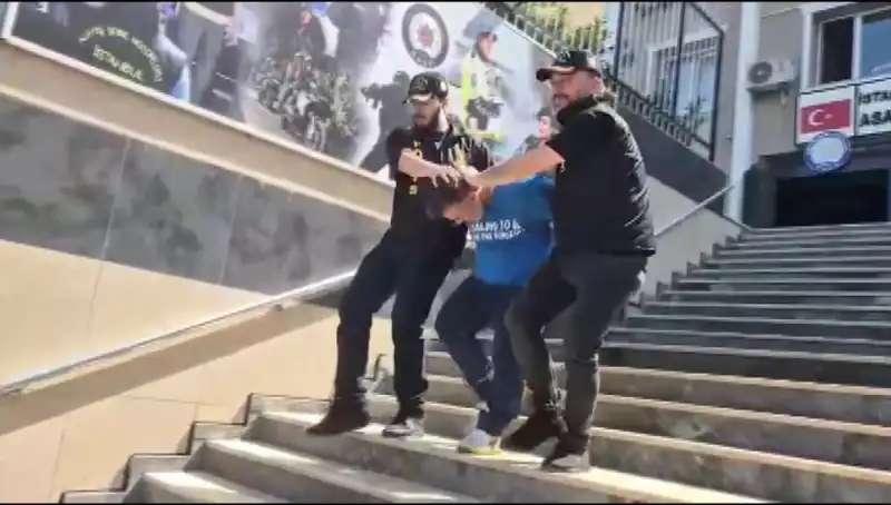 Ümraniye'de Gasp Olayı: 600 Bin Liralık Vurgun ve Yakalanma Anı!