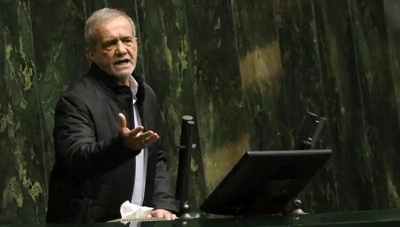 İran Cumhurbaşkanı Yardımcısının Lüks Gezi Tartışmaları: Halk Tepkili