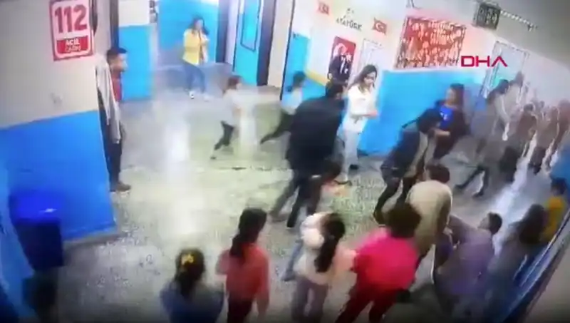 Okulda Bayılan Studenti Müdür Yardımcısı Hayata Döndürdü