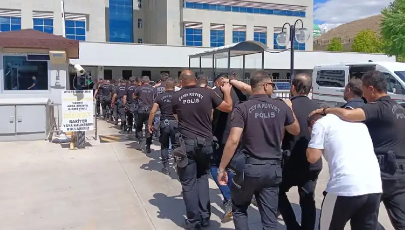 Ankara'da Tehditlerle Haraç Kesen Çeteye Büyük Operasyon: Avukatlar da Yakalandı