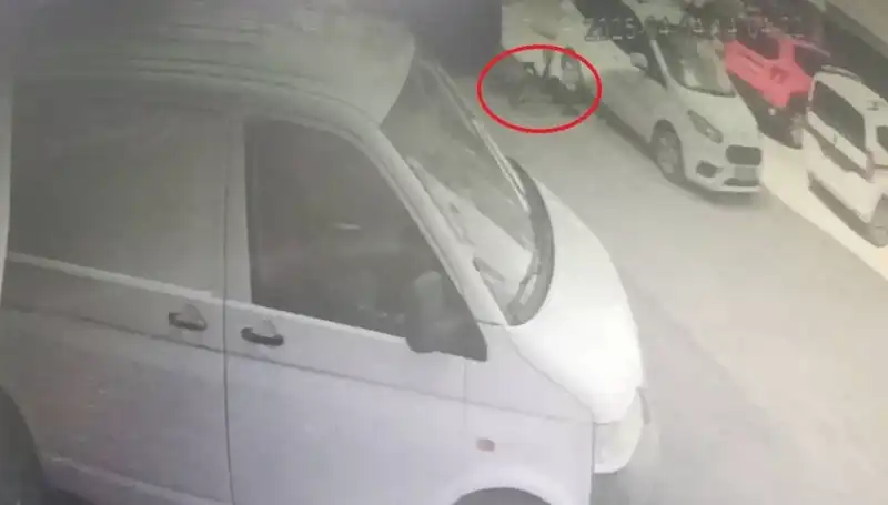 Bisiklet Süren Çocuk Trafik Kazasından Son Anda Kurtuldu!
