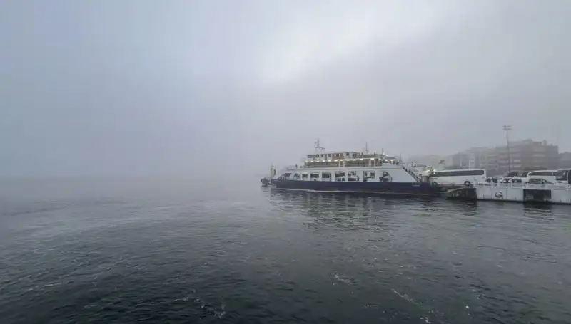 Çanakkale Boğazı'nda Yoğun Sis Nedeniyle Transit Gemi Geçişleri Askıya Alındı