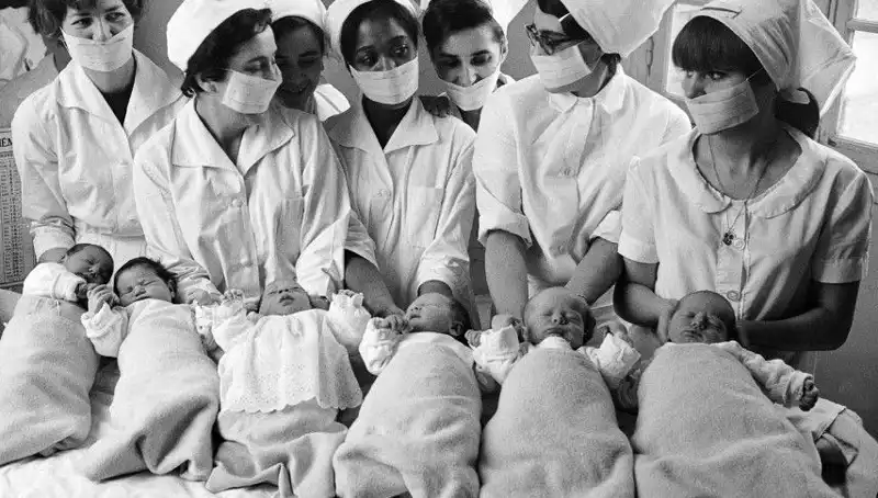 70 Yıl Önce Hastanede Karışmış İki Kardeş DNA Testiyle Buluştu!
