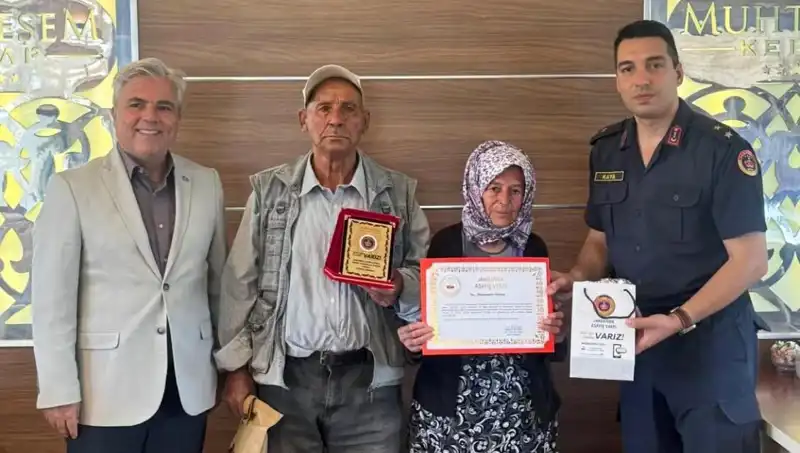 Yaşlı Çiftin Duygulandıran Bağışı: Tek Varlıkları Evlerini Jandarmaya Verdiler