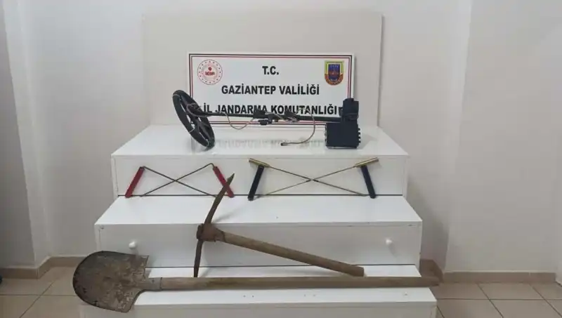 Define Avcıları Suçüstü: Kaçak Kazı Yapan İki Kişi Yakalandı