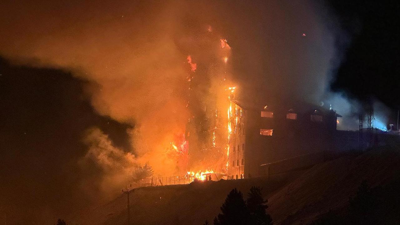 Kartalkaya'da Korkunç Otel Yangını!