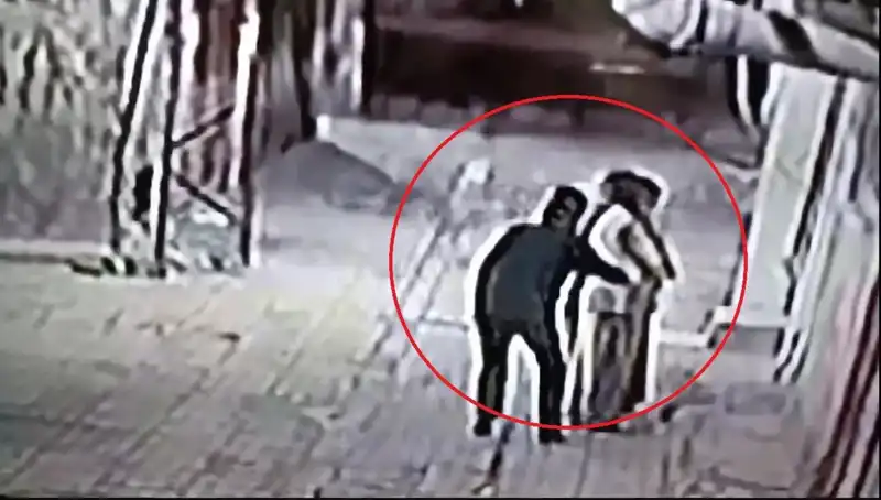 Kapkaççılara Operasyon: Polisler Simitçi ve Pazarcı Oldu!