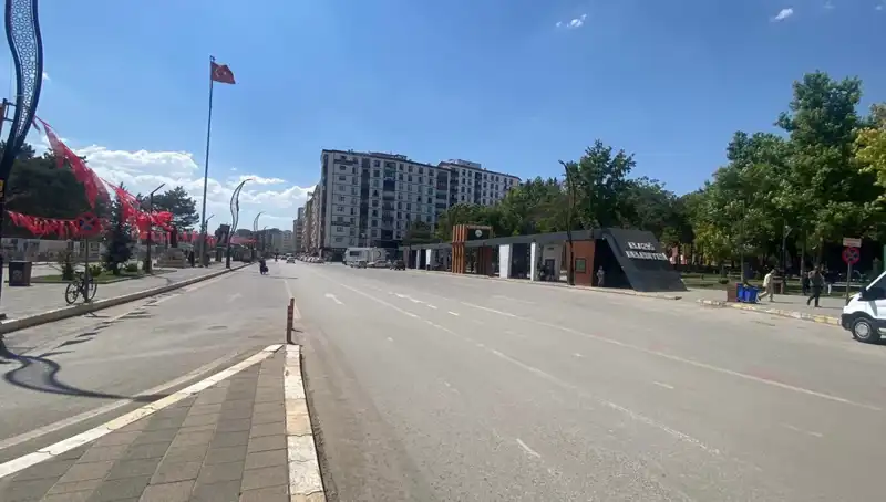 Elazığ’da Sokaklar Boş Kaldı: Yerel Hayat Ne Durumda?