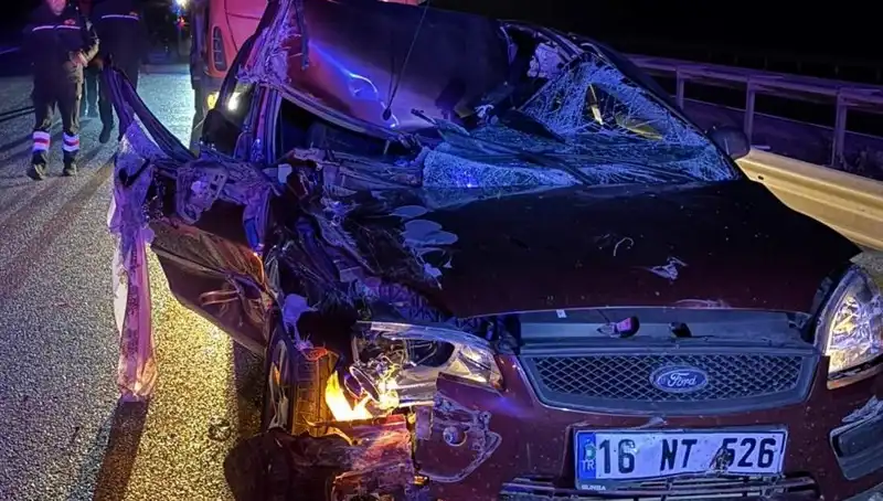 Afyonkarahisar'da Otomobil ve TIR Çarpıştı: 4 Kişi Yaralı