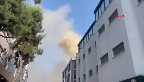 İstanbul'da Yangın Alarmi: 4 Katlı İş Merkezinde Durum Ciddileşiyor