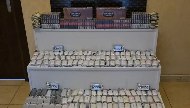 Gümrük Kaçağı Sigaralarda Büyük Operasyon: Yüzlerce Kutu Ele Geçirildi