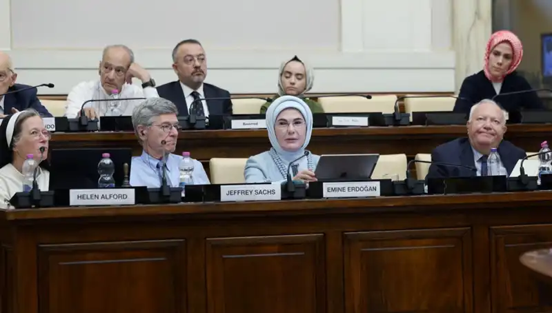 Emine Erdoğan'dan Vatikan'da "Dünya 5'ten Büyüktür" Vurgusu: Küresel Barış İçin Çağrı