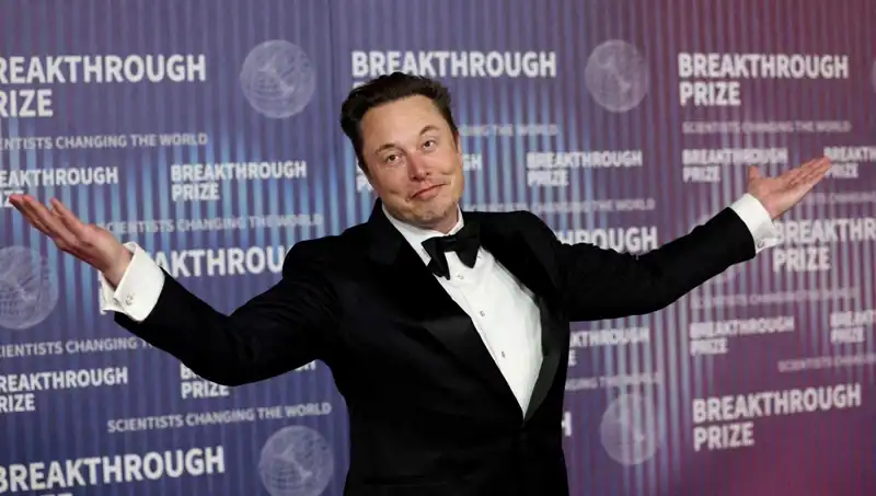 Elon Musk, X'in Yeni Mesajlaşma Uygulamasını Tanıttı: Flört Sitesi Mi Olacak?