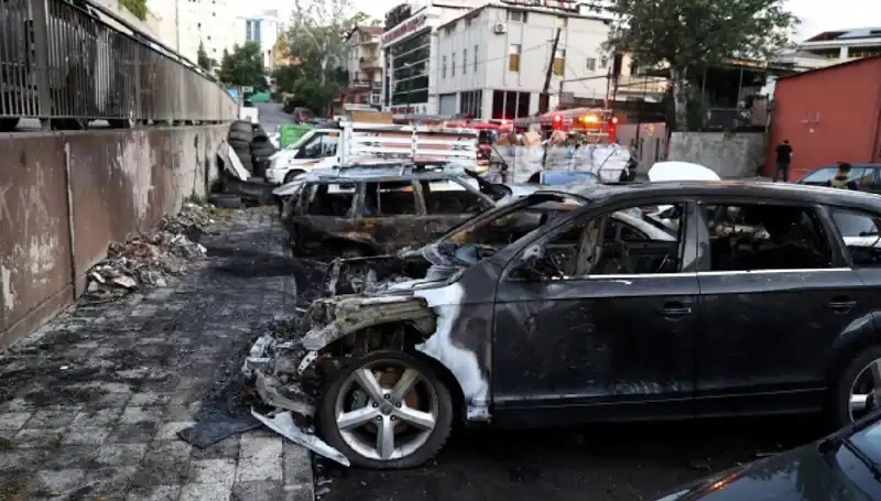 Sanayide Tamir Bekleyen Araçlar Alev Alev Yandı: Kayıplar ve Nedenler