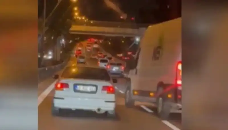 Tuzla’da Makas Terörü: Kaçan Sürücü Adaletin Kollarında