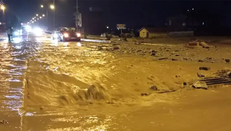 Konya ve Ankara’da Şiddetli Sel Felaketi: Vatandaşlar Endişeli