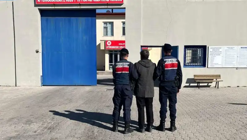 10 Yıl Hapis Cezası ile Aranan Şahıs, Polis Tarafından Yakalandı
