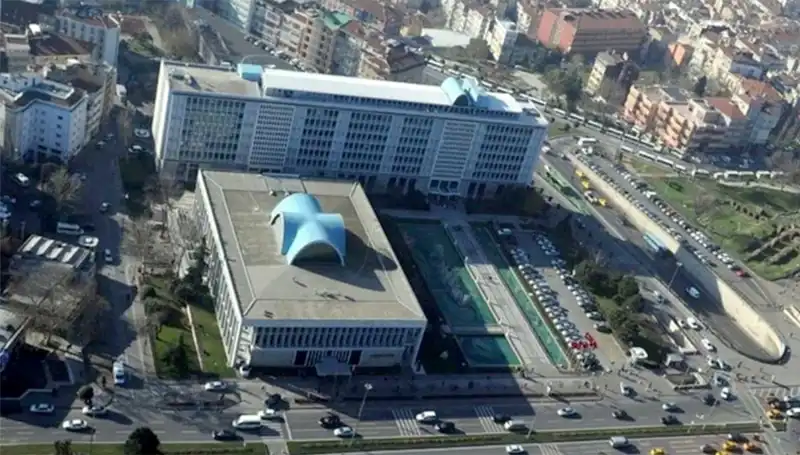 İBB Soruşturmasında Gizemli "Enderun" WhatsApp Grubu Mesajları Gündemde