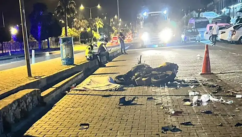 Alanya'da Motosiklet Kazası: Gençler Arasında Büyüyen Belirsizlik