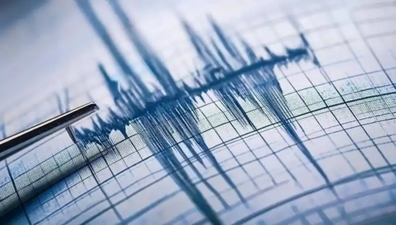 Rusya'da 8 Büyüklüğünde Deprem! Tsunami Uyarısı Yayınlandı